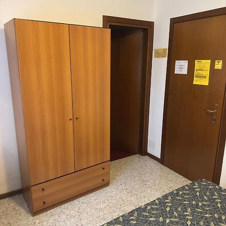 Hotel Benacus Бардолино Экстерьер фото