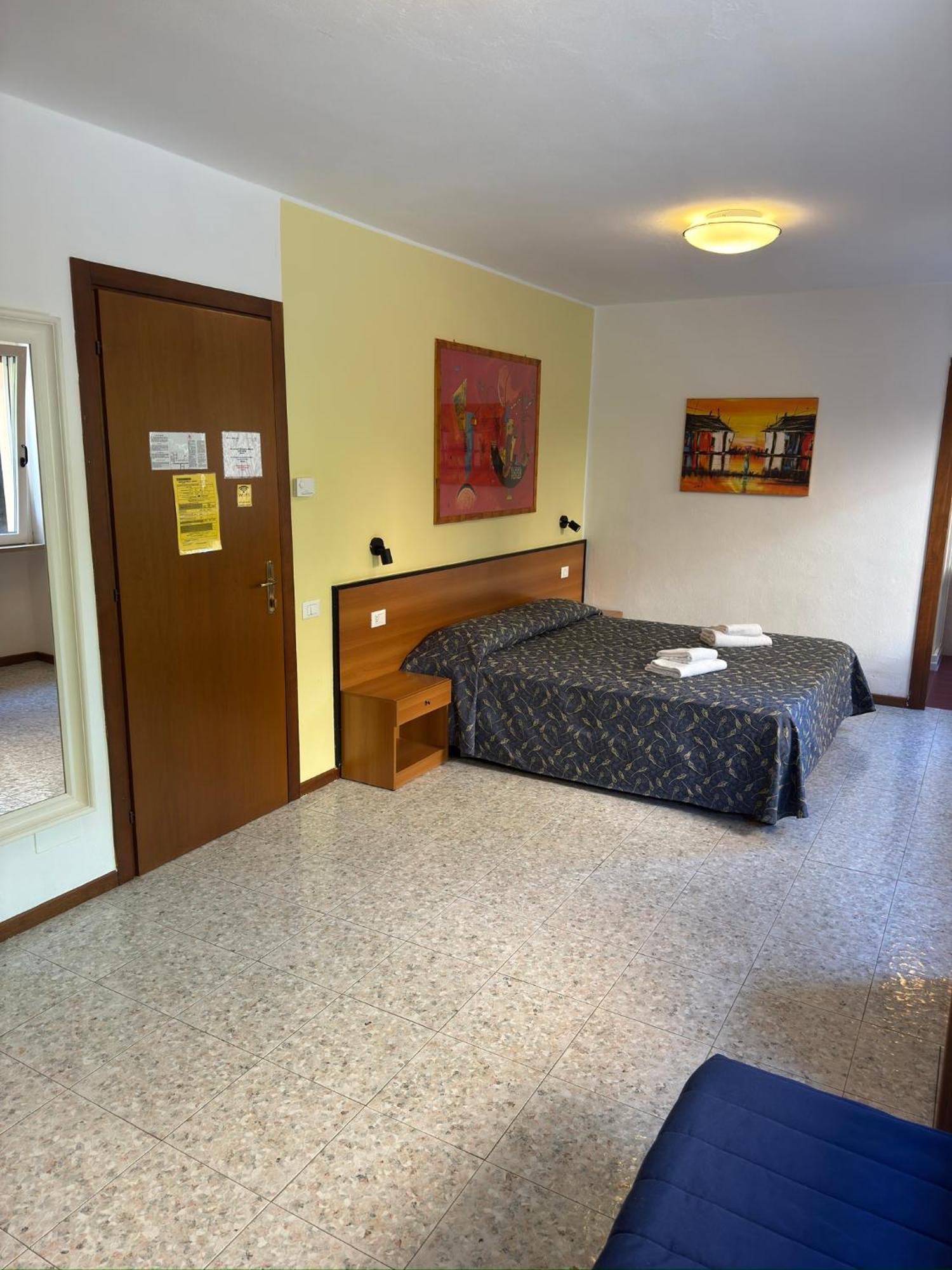 Hotel Benacus Бардолино Экстерьер фото
