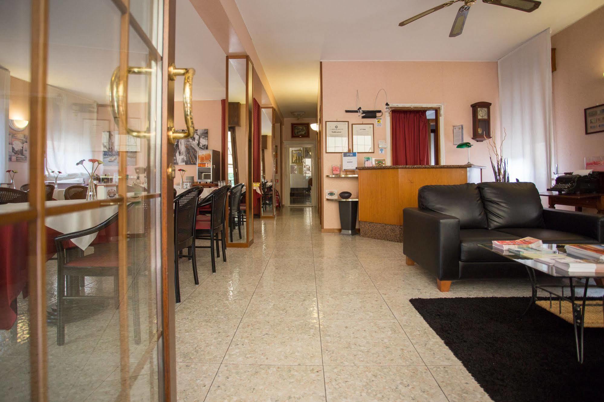 Hotel Benacus Бардолино Экстерьер фото