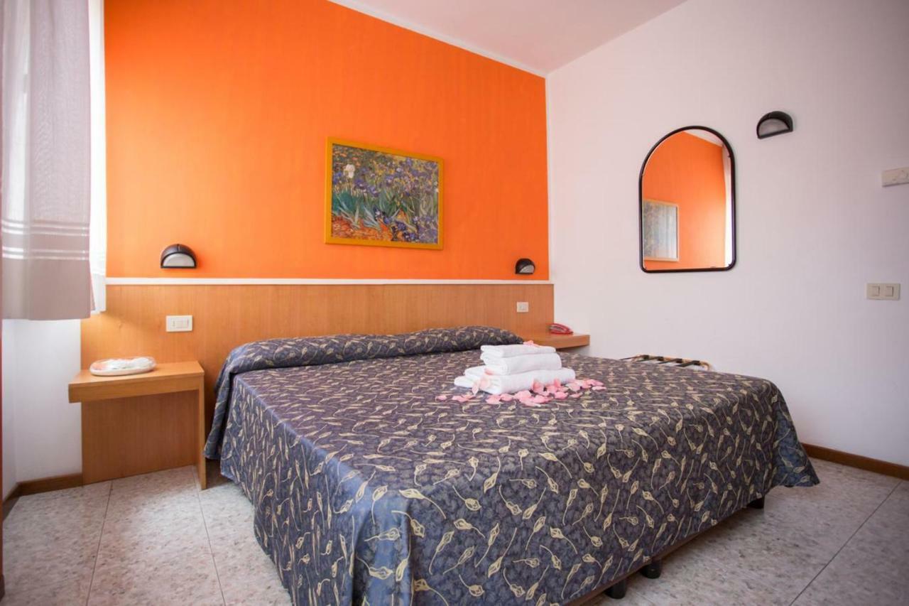 Hotel Benacus Бардолино Экстерьер фото