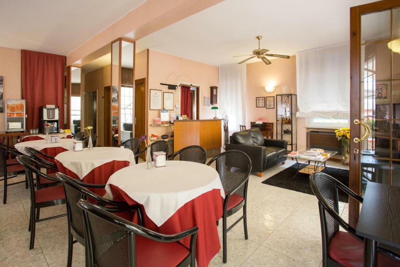 Hotel Benacus Бардолино Экстерьер фото
