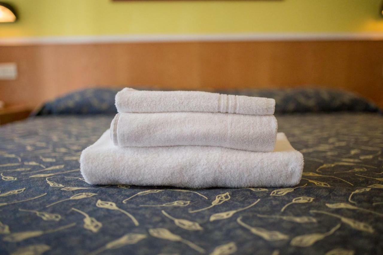 Hotel Benacus Бардолино Экстерьер фото