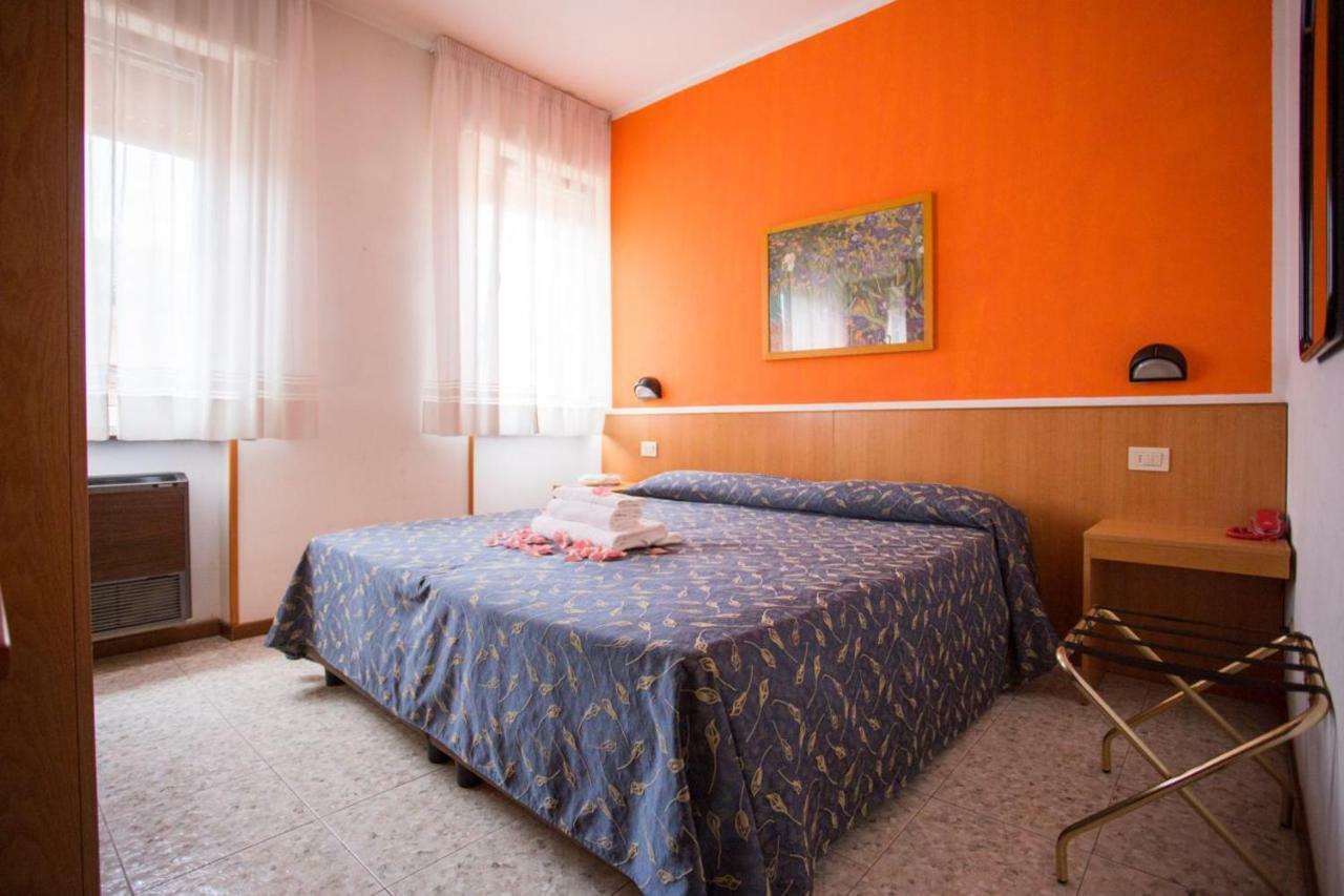 Hotel Benacus Бардолино Экстерьер фото